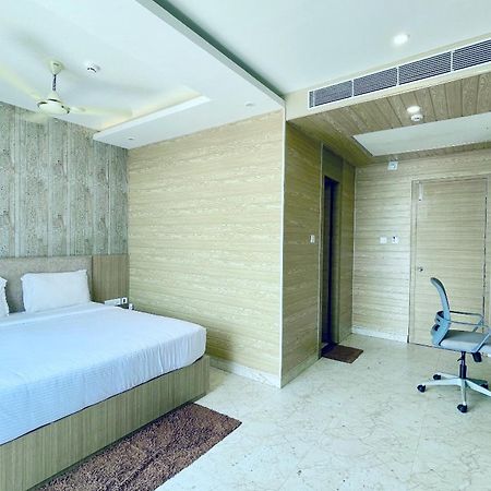 A Luxury Hotel - T - B - Suite Near Sea Beach And Temple - Fully Air Conditioned Hotel At Prime Location - Beach Front And Near Temple - Hygiene & Spacious Room - With Wifi- Restaurant- Lift- And- Parking - Best Hotel In Puri Eksteriør bilde