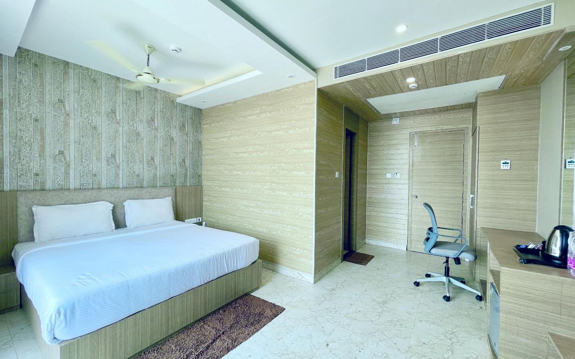 A Luxury Hotel - T - B - Suite Near Sea Beach And Temple - Fully Air Conditioned Hotel At Prime Location - Beach Front And Near Temple - Hygiene & Spacious Room - With Wifi- Restaurant- Lift- And- Parking - Best Hotel In Puri Eksteriør bilde