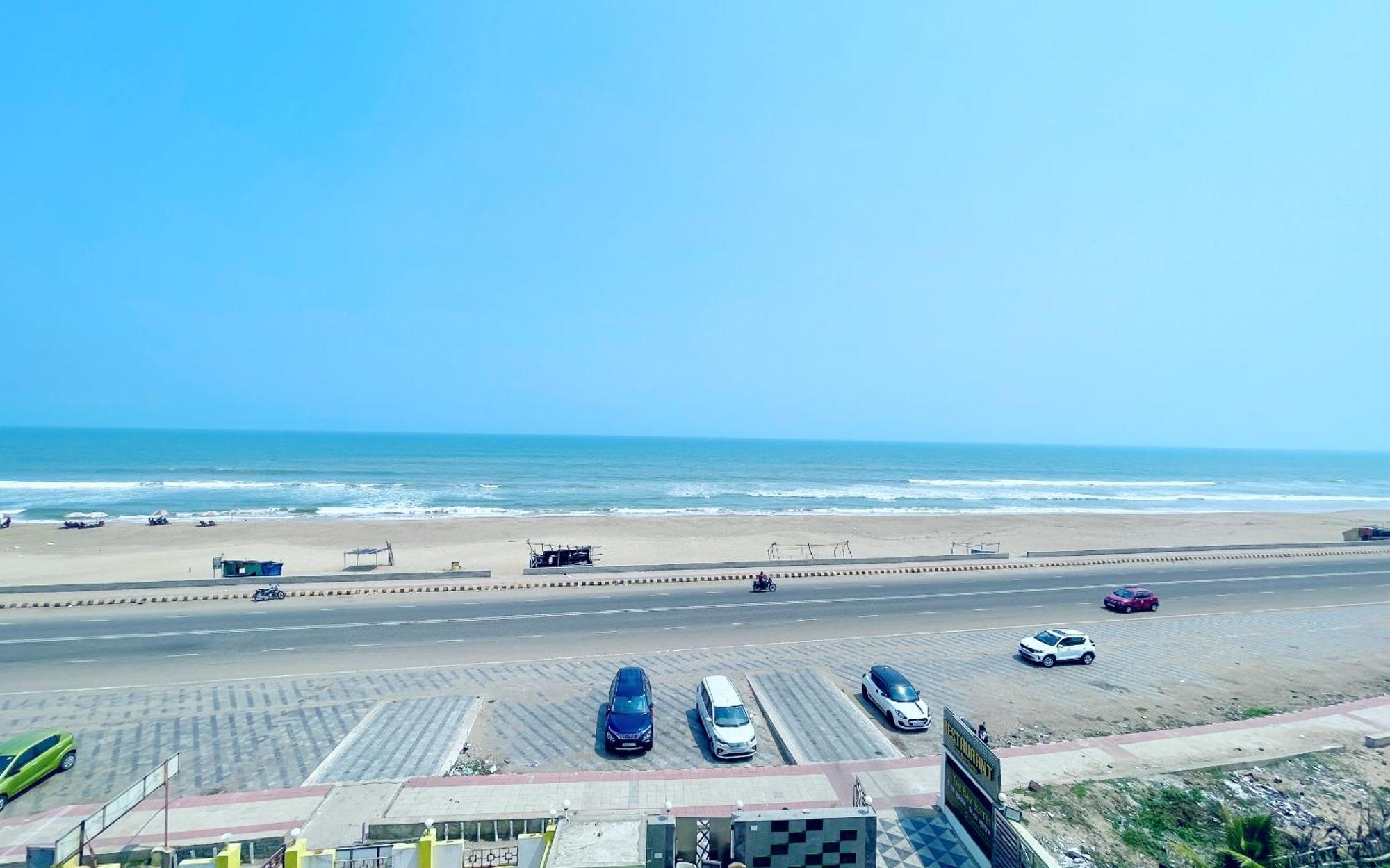 A Luxury Hotel - T - B - Suite Near Sea Beach And Temple - Fully Air Conditioned Hotel At Prime Location - Beach Front And Near Temple - Hygiene & Spacious Room - With Wifi- Restaurant- Lift- And- Parking - Best Hotel In Puri Eksteriør bilde